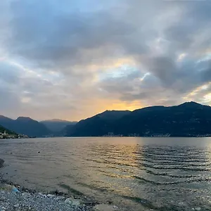 Lake House Near Bellagio , Lezzeno Italie